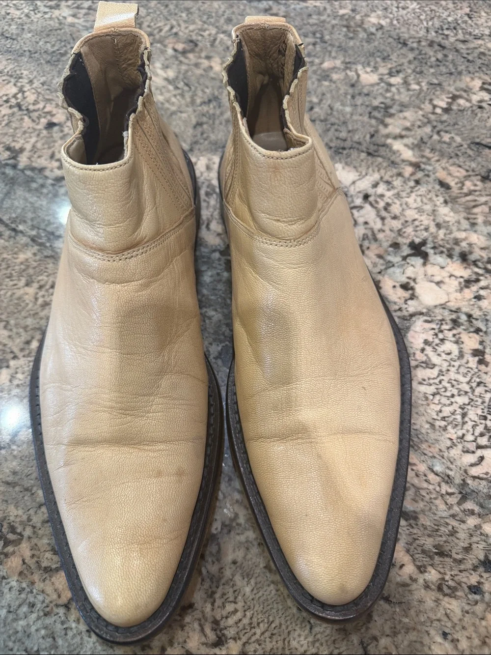 Men's Tan Leather Chukka Boots — Sleek Slip-On Ankle Style